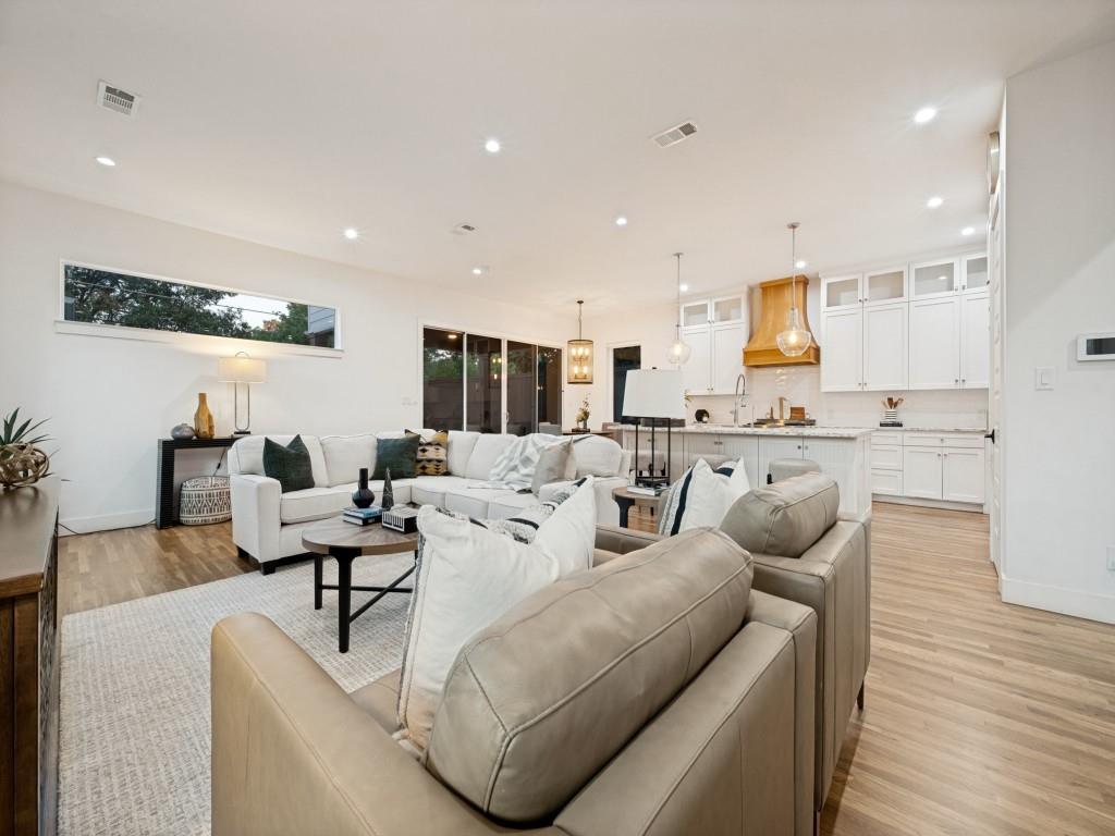 566 Hambrick Road Dallas, TX 75218 - Photo 9 of 25 Gallery Image 9