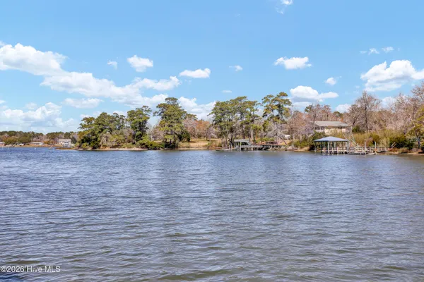 $775,000 | 413 Beacon Lane, Sneads Ferry, NC 28460