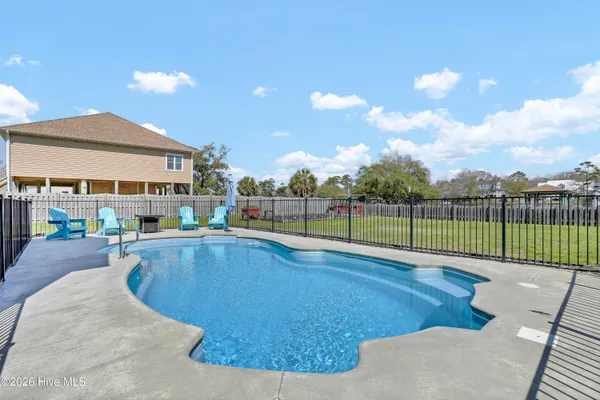 $775,000 | 413 Beacon Lane, Sneads Ferry, NC 28460