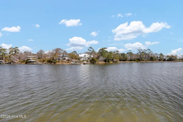 $775,000 | 413 Beacon Lane, Sneads Ferry, NC 28460