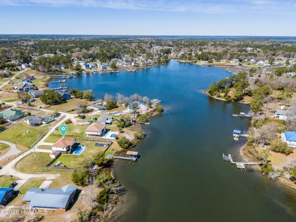 $775,000 | 413 Beacon Lane, Sneads Ferry, NC 28460