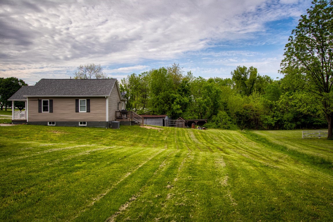 6044 North State Rte 61 Boonville, IN 47601 - Photo 2 of 31
