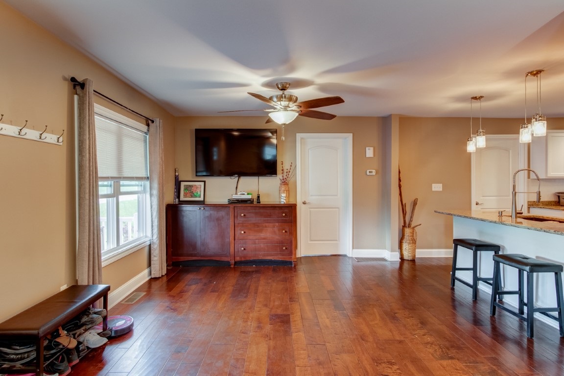 6044 North State Rte 61 Boonville, IN 47601 - Photo 10 of 31