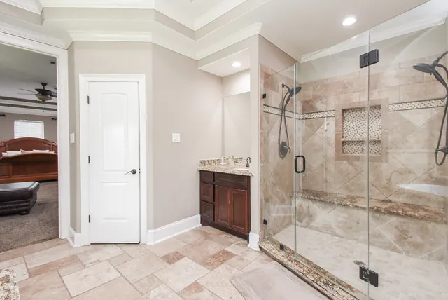 $1,185,000 | 633 Crenshaw Road, Houston, TX 77504