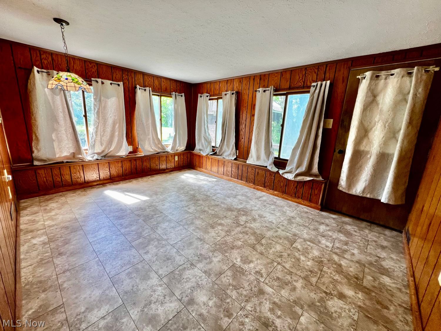 1123 Granger Road Medina, OH 44256 - Photo 16 of 31 Sunroom