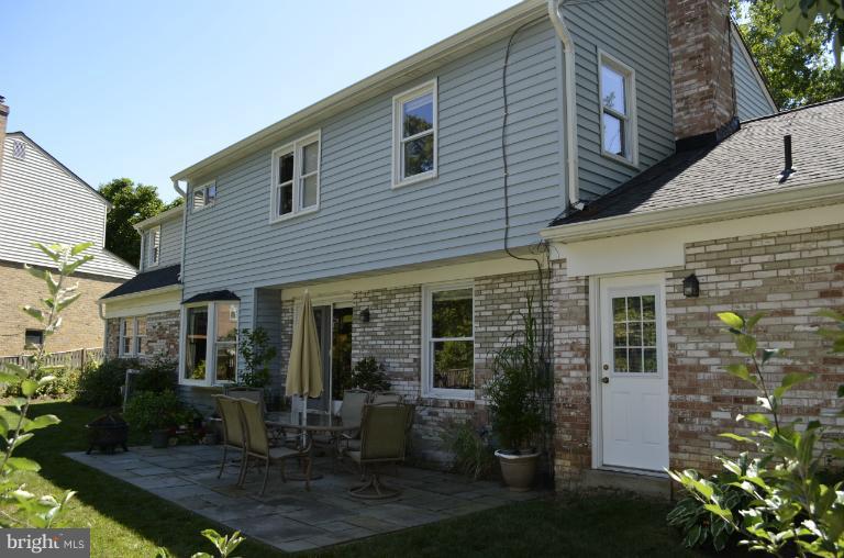 11800 Prestwick Road Potomac, MD 20854 - Photo 29 of 30 Exterior (Rear)