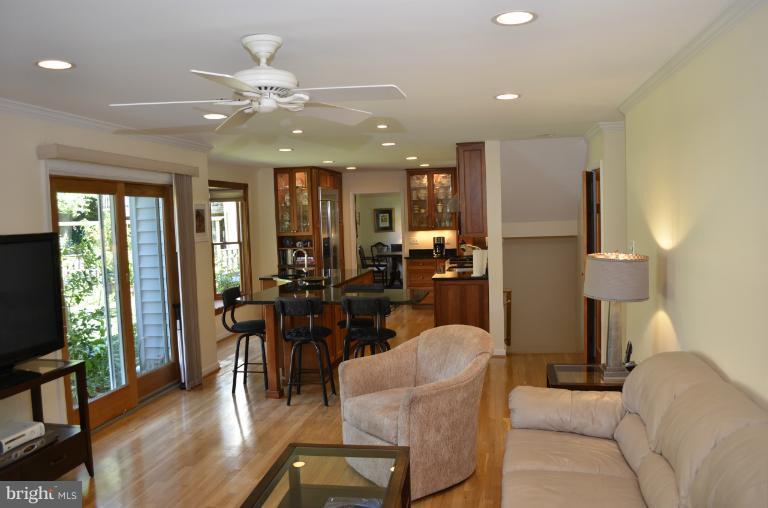 11800 Prestwick Road Potomac, MD 20854 - Photo 5 of 30 Family Room