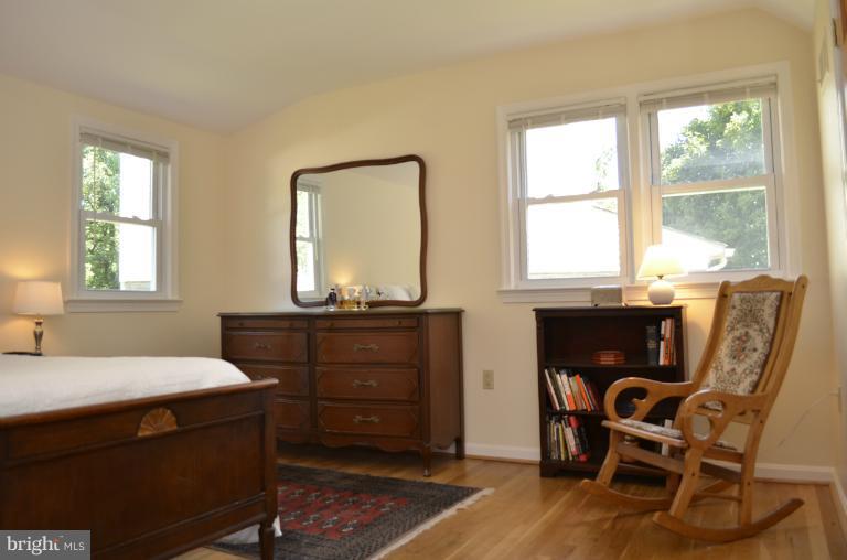 11800 Prestwick Road Potomac, MD 20854 - Photo 10 of 30 Bedroom (Master)