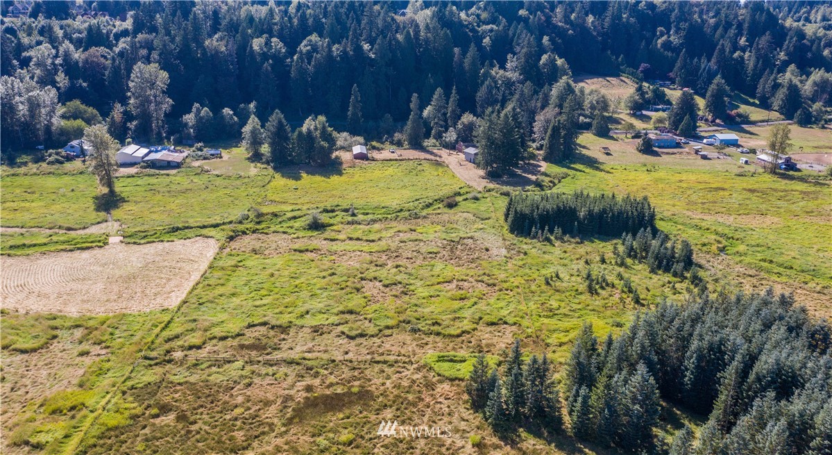 2501 Connors Road Snohomish, WA 98290 - Photo 36 of 40 a view of swimming pool with a yard