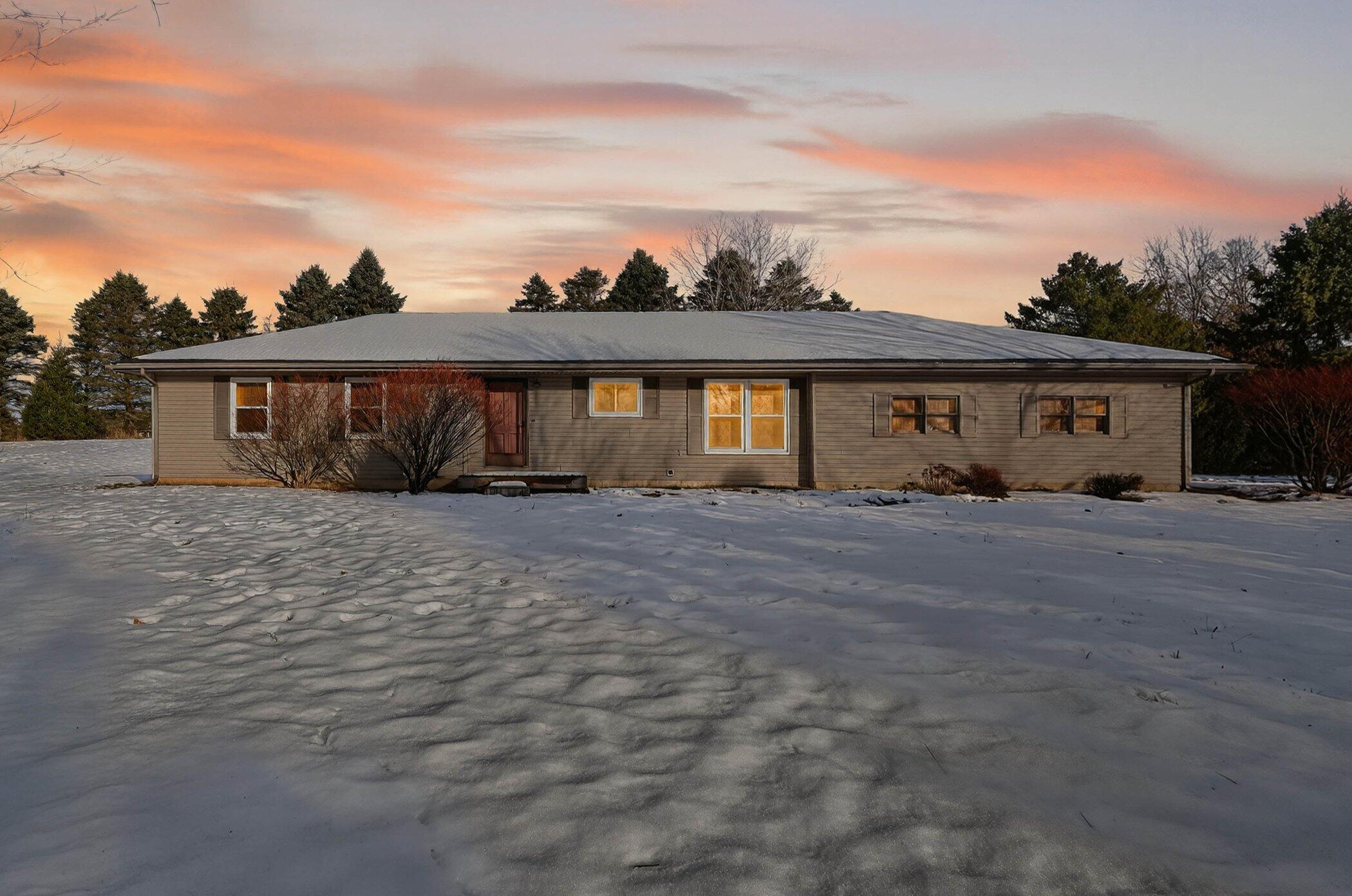 13890 Sharon Valley Rd Grass Lake-Window