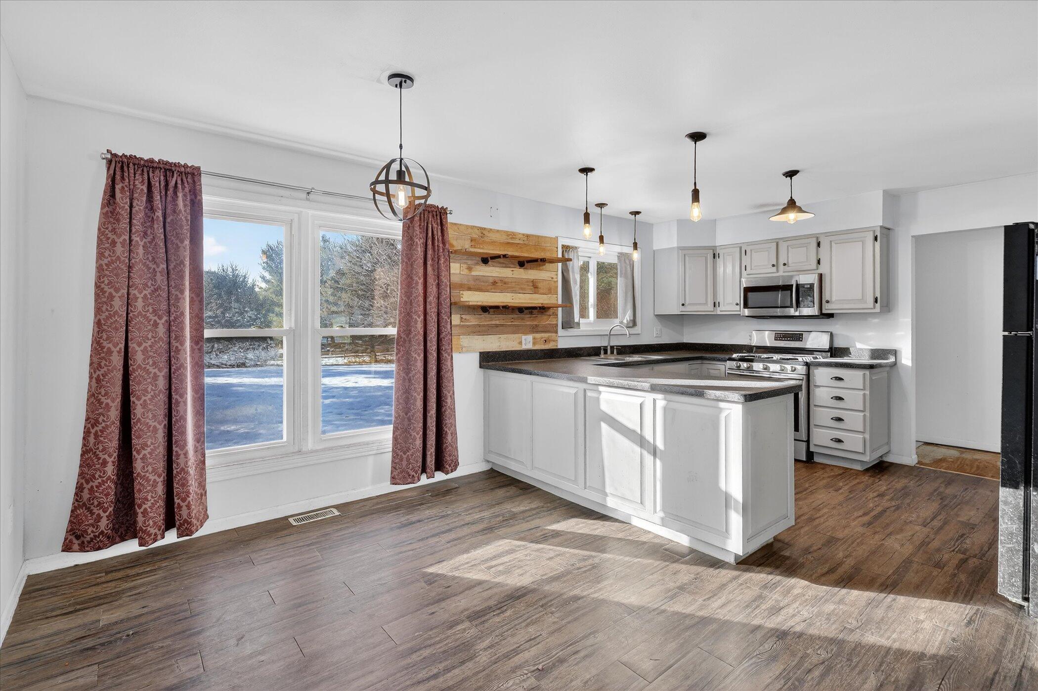 13890 Sharon Valley Road Grass Lake, MI 49240 - Photo 13 of 61 09-13890 Sharon Valley Rd Grass Lake-Win