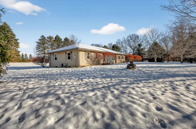 $250,000 | 13890 Sharon Valley Road, Grass Lake, MI 49240