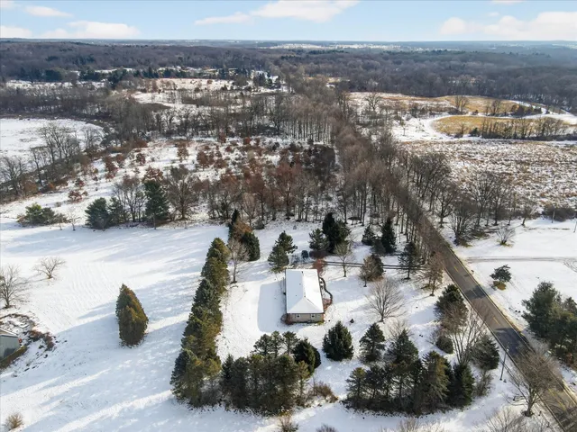 $250,000 | 13890 Sharon Valley Road, Grass Lake, MI 49240