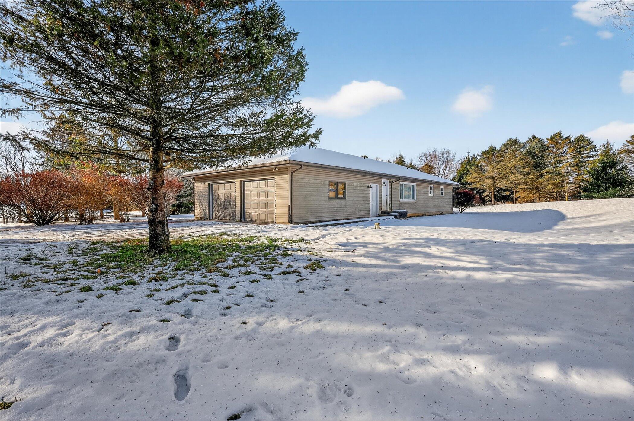13890 Sharon Valley Road Grass Lake, MI 49240 - Photo 5 of 61 02-13890 Sharon Valley Rd Grass Lake-Win