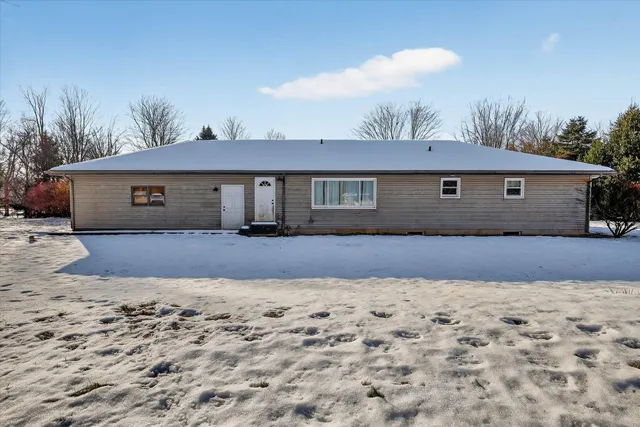 $250,000 | 13890 Sharon Valley Road, Grass Lake, MI 49240