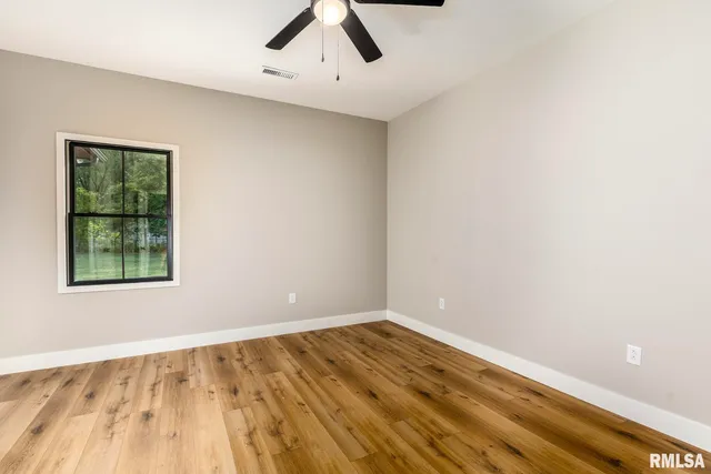 $232,500 | 207 Rowatt Street, Cambria, IL 62918