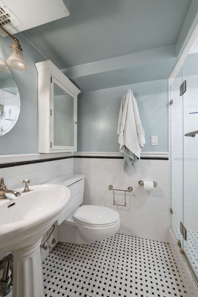 334 West 89th Street, Unit GARDEN Manhattan, NY 10024 - Photo 6 of 8