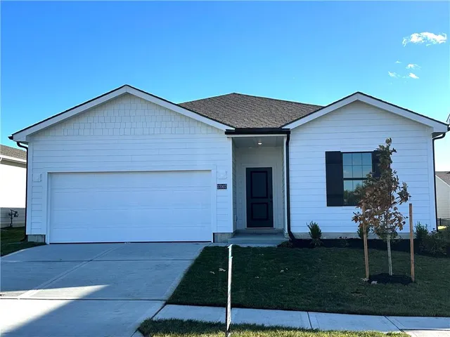 $357,241 | 27007 East Oak Vw Drive, Lee's Summit, MO 64086