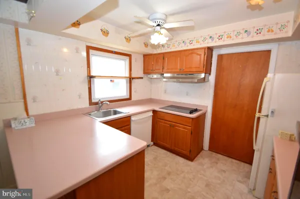 $364,900 | 8 Holton Lane, Willingboro, NJ 08046