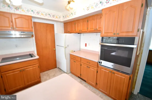 $364,900 | 8 Holton Lane, Willingboro, NJ 08046