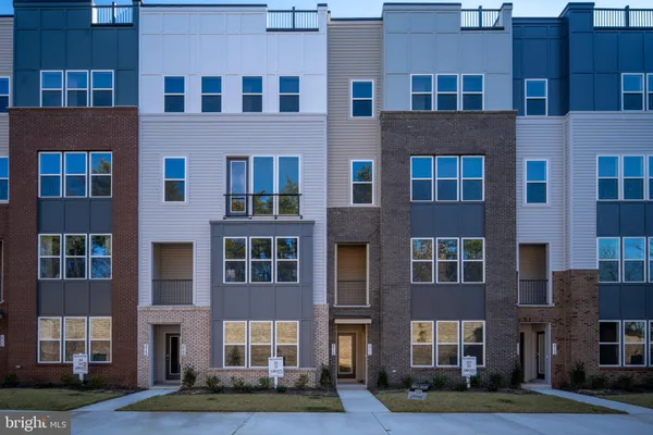 $459,900 | 2536 Neabsco Common Place, Woodbridge, VA 22191
