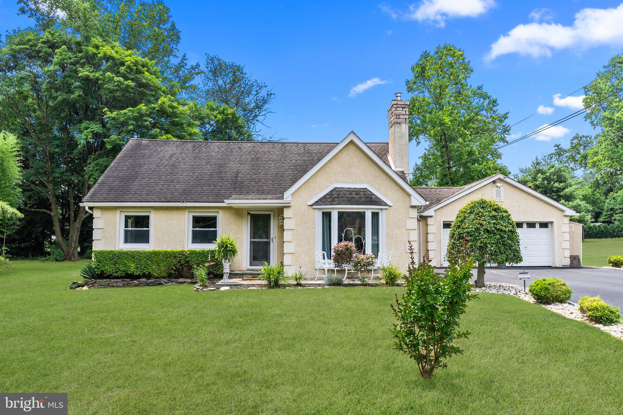 612 Pinney Road Huntingdon Valley, PA 19006 - Photo 3 of 40 Gallery Image 3