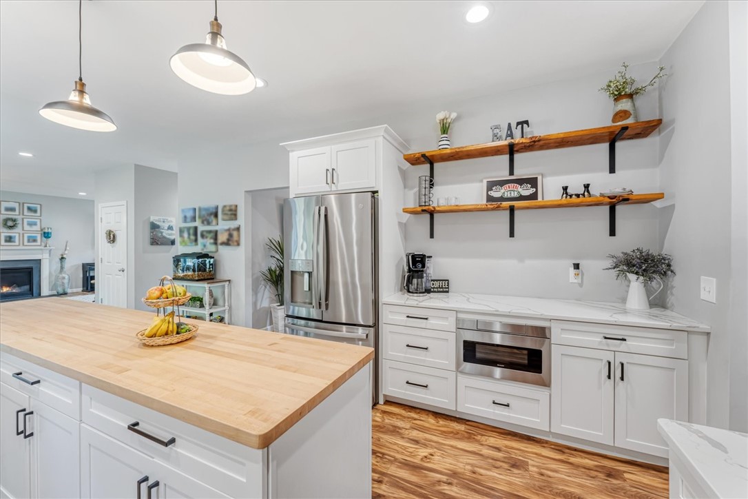 52 Greenbriar Circle Richmond, RI 02892 - Photo 11 of 32