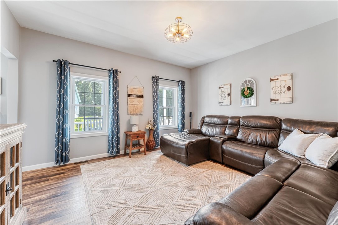 52 Greenbriar Circle Richmond, RI 02892 - Photo 14 of 32