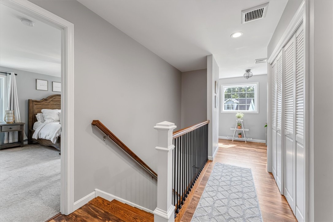 52 Greenbriar Circle Richmond, RI 02892 - Photo 15 of 32