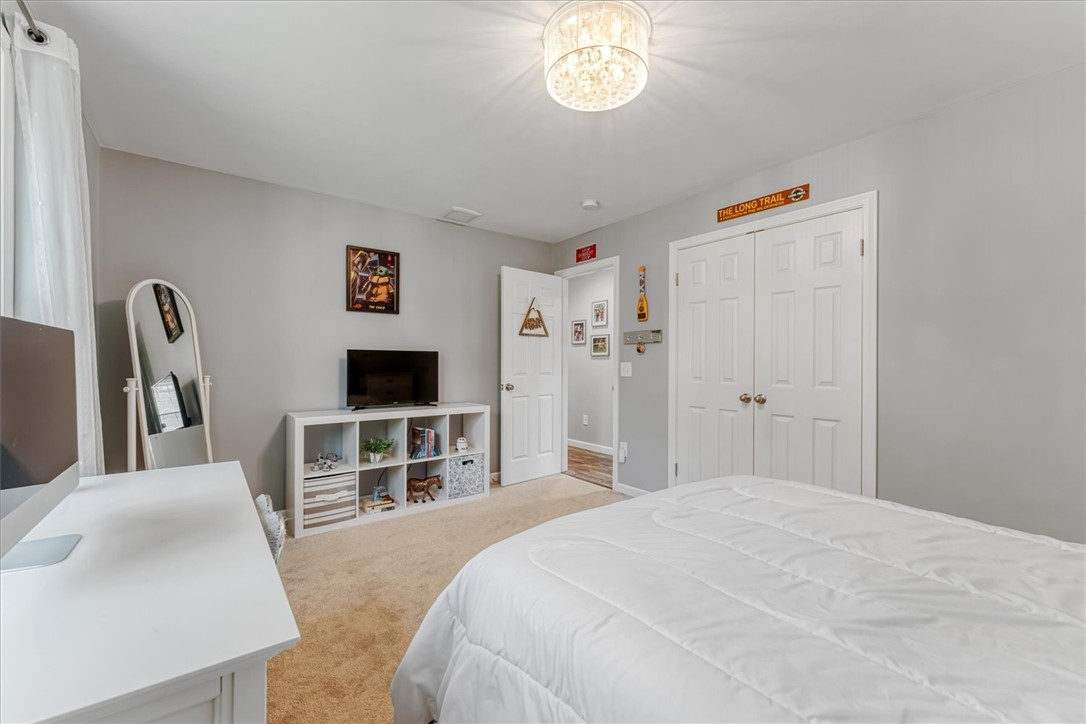 52 Greenbriar Circle Richmond, RI 02892 - Photo 22 of 32