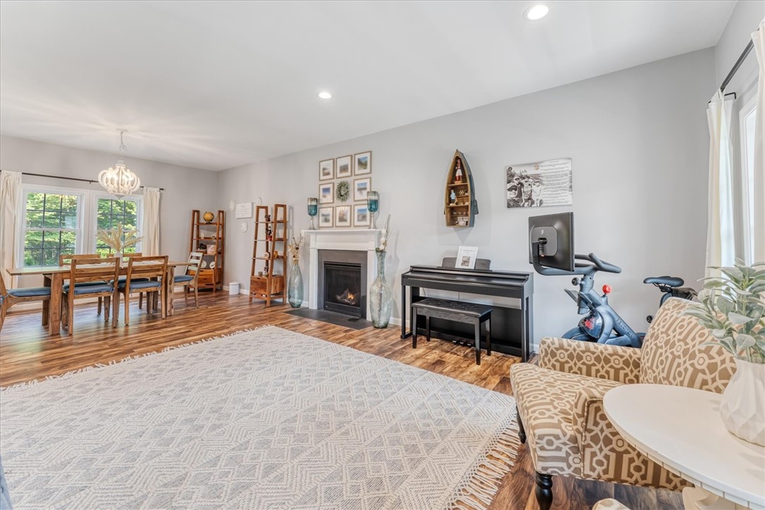 52 Greenbriar Circle Richmond, RI 02892 - Photo 5 of 32