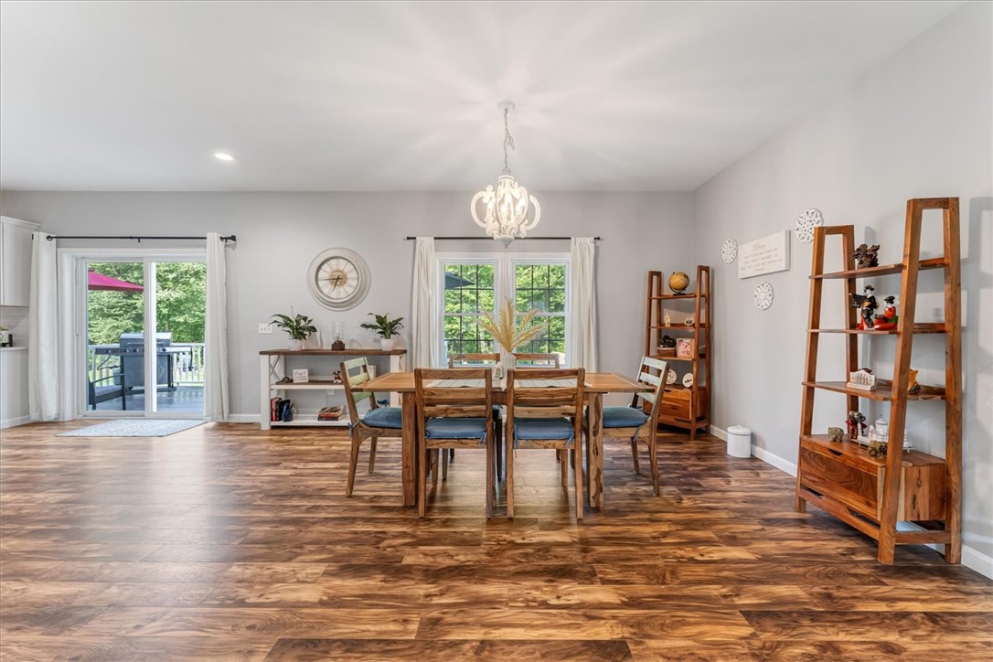 52 Greenbriar Circle Richmond, RI 02892 - Photo 7 of 32