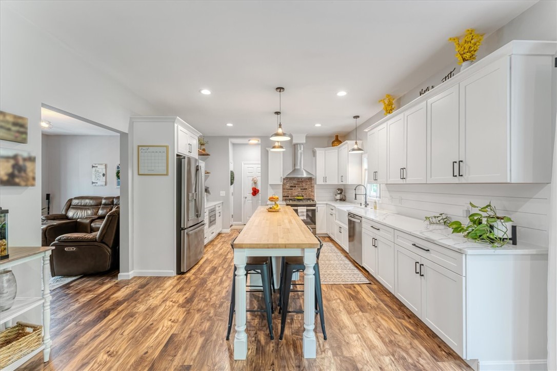 52 Greenbriar Circle Richmond, RI 02892 - Photo 9 of 32