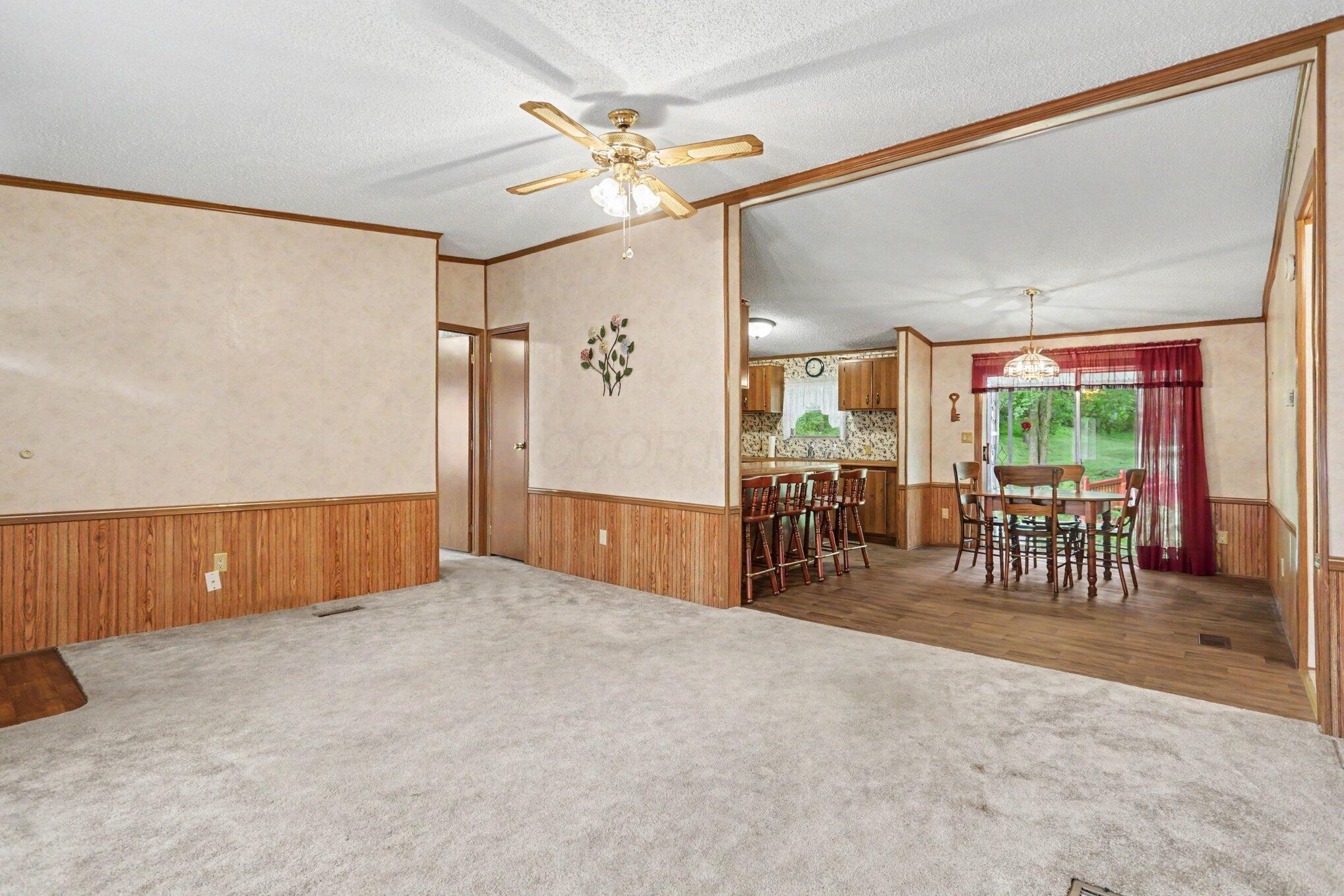 17563 Buckingham Road Logan, OH 43138 - Photo 6 of 32 006_file_9638