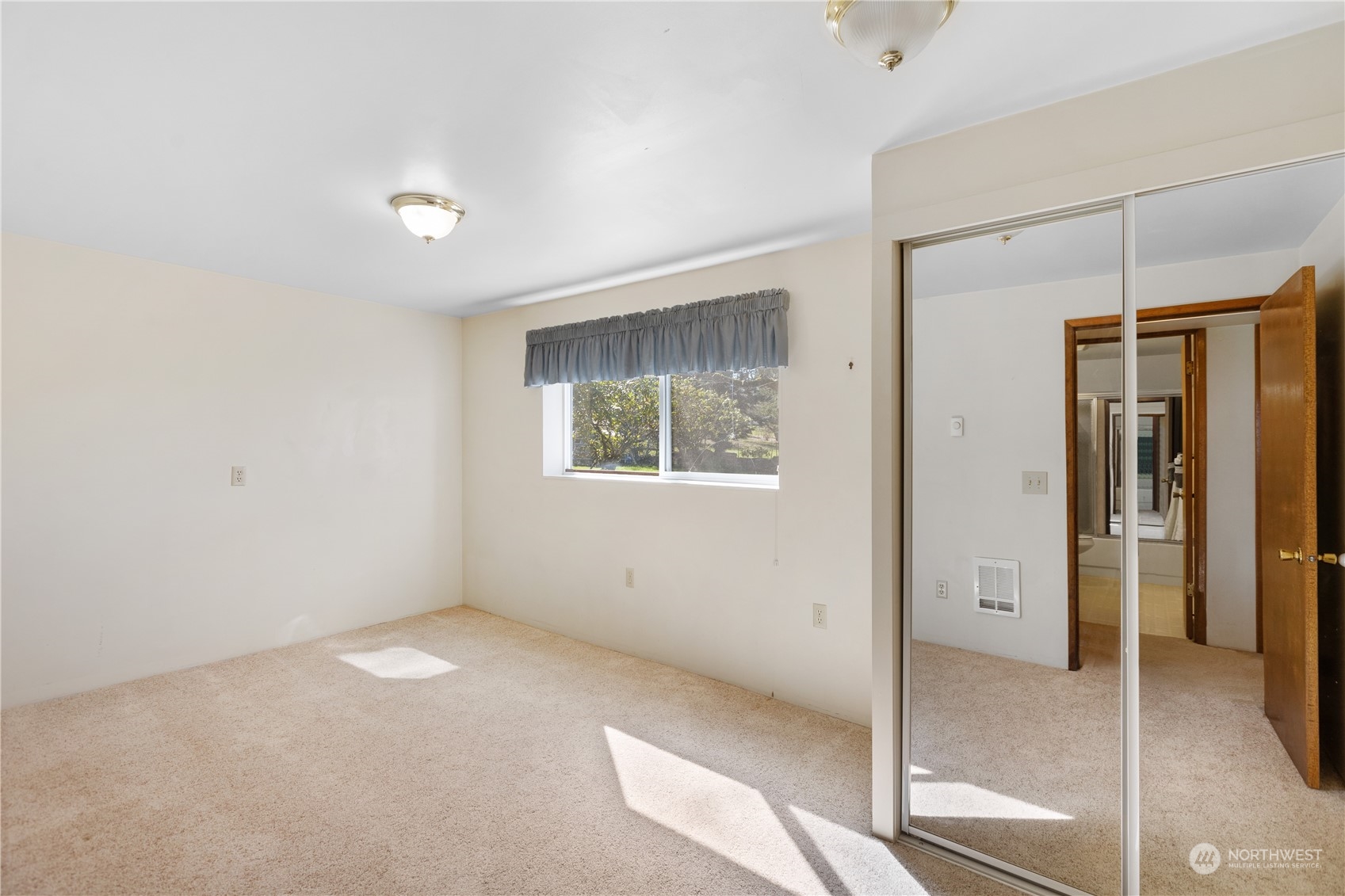 5102 Fobes Road Snohomish, WA 98290 - Photo 23 of 40 a view of an empty room with window