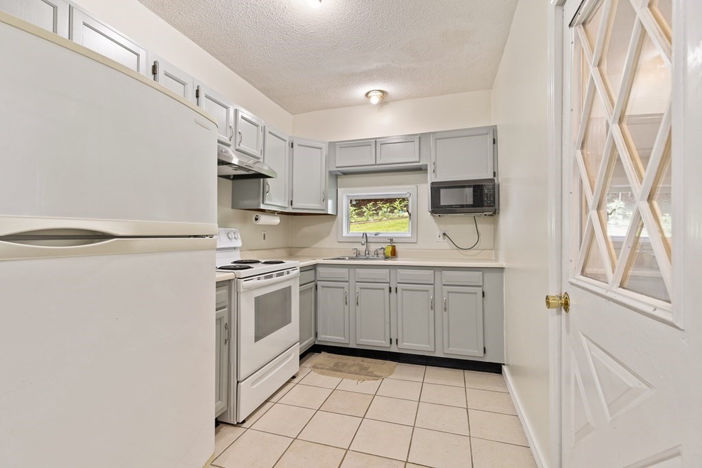 8 Ayer Road Shirley, MA 01464 - Photo 17 of 36