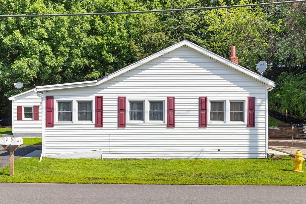 8 Ayer Road Shirley, MA 01464 - Photo 3 of 36