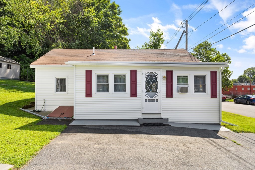 8 Ayer Road Shirley, MA 01464 - Photo 5 of 36