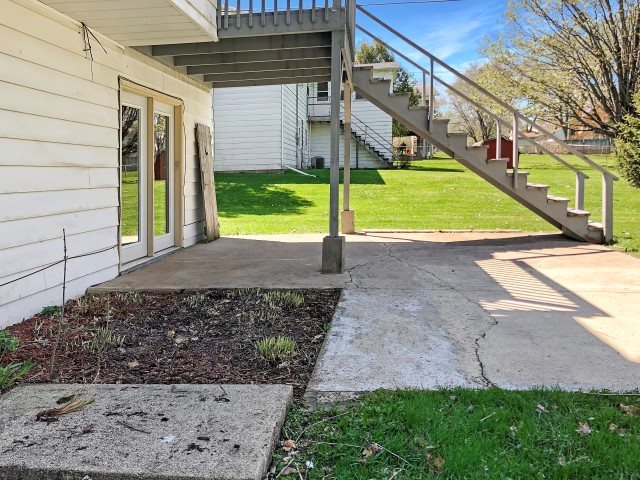 1908 West Middlebury Road Freeport, IL 61032 - Photo 4 of 21 Gallery Image 4