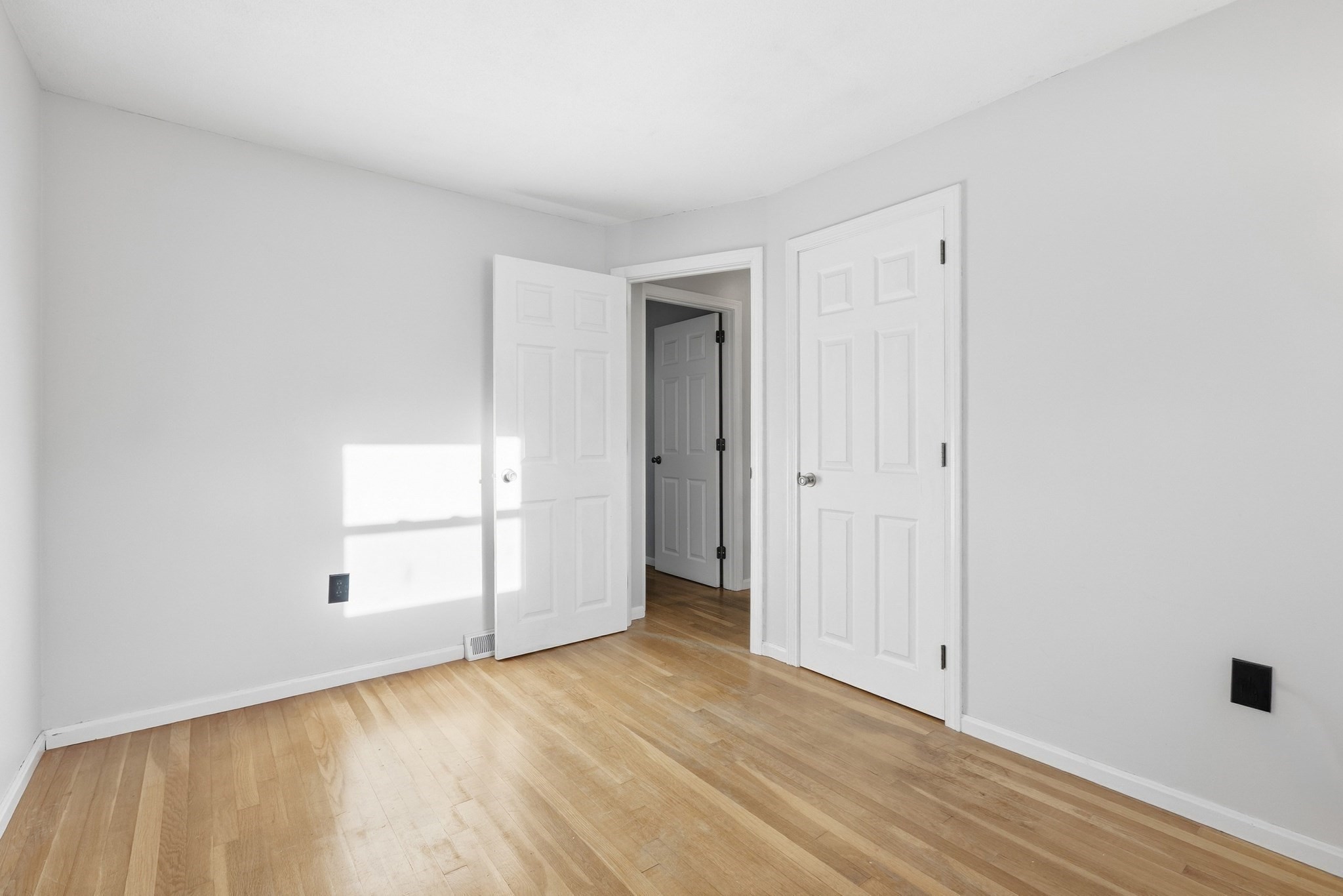 444 Butman Road Lowell, MA 01852 - Photo 15 of 29 Gallery Image 15