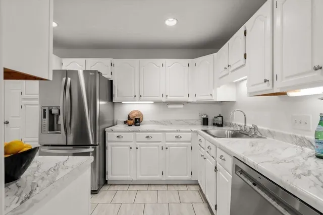 $888,000 | 160 Pine Street, Unit 15, Newton, MA 02466