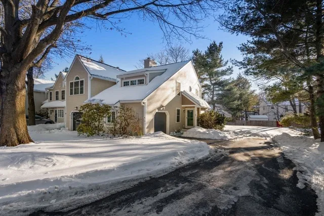 $888,000 | 160 Pine Street, Unit 15, Newton, MA 02466