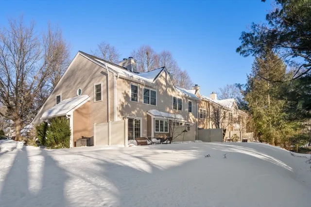 $888,000 | 160 Pine Street, Unit 15, Newton, MA 02466