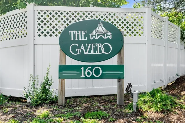 $888,000 | 160 Pine Street, Unit 15, Newton, MA 02466