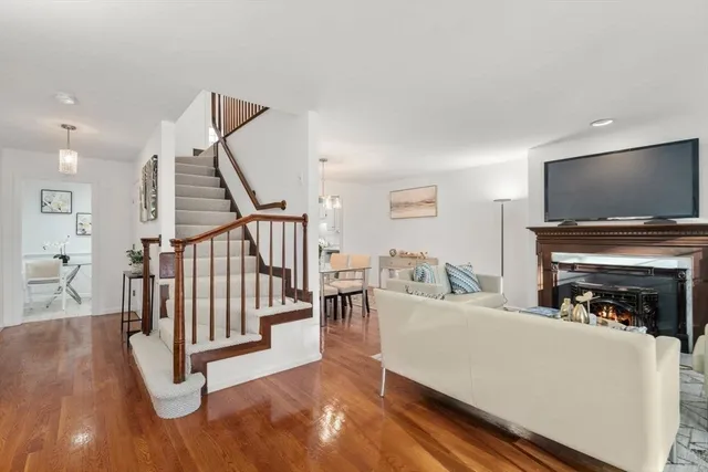 $888,000 | 160 Pine Street, Unit 15, Newton, MA 02466