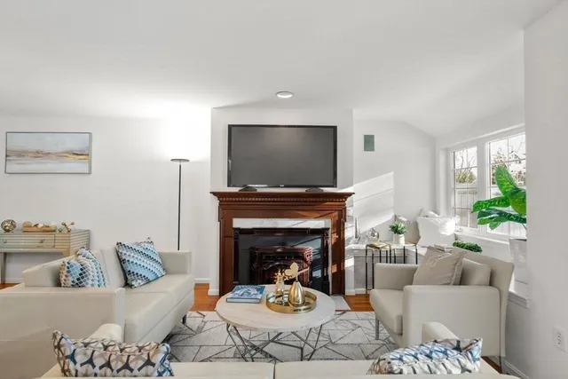 $888,000 | 160 Pine Street, Unit 15, Newton, MA 02466