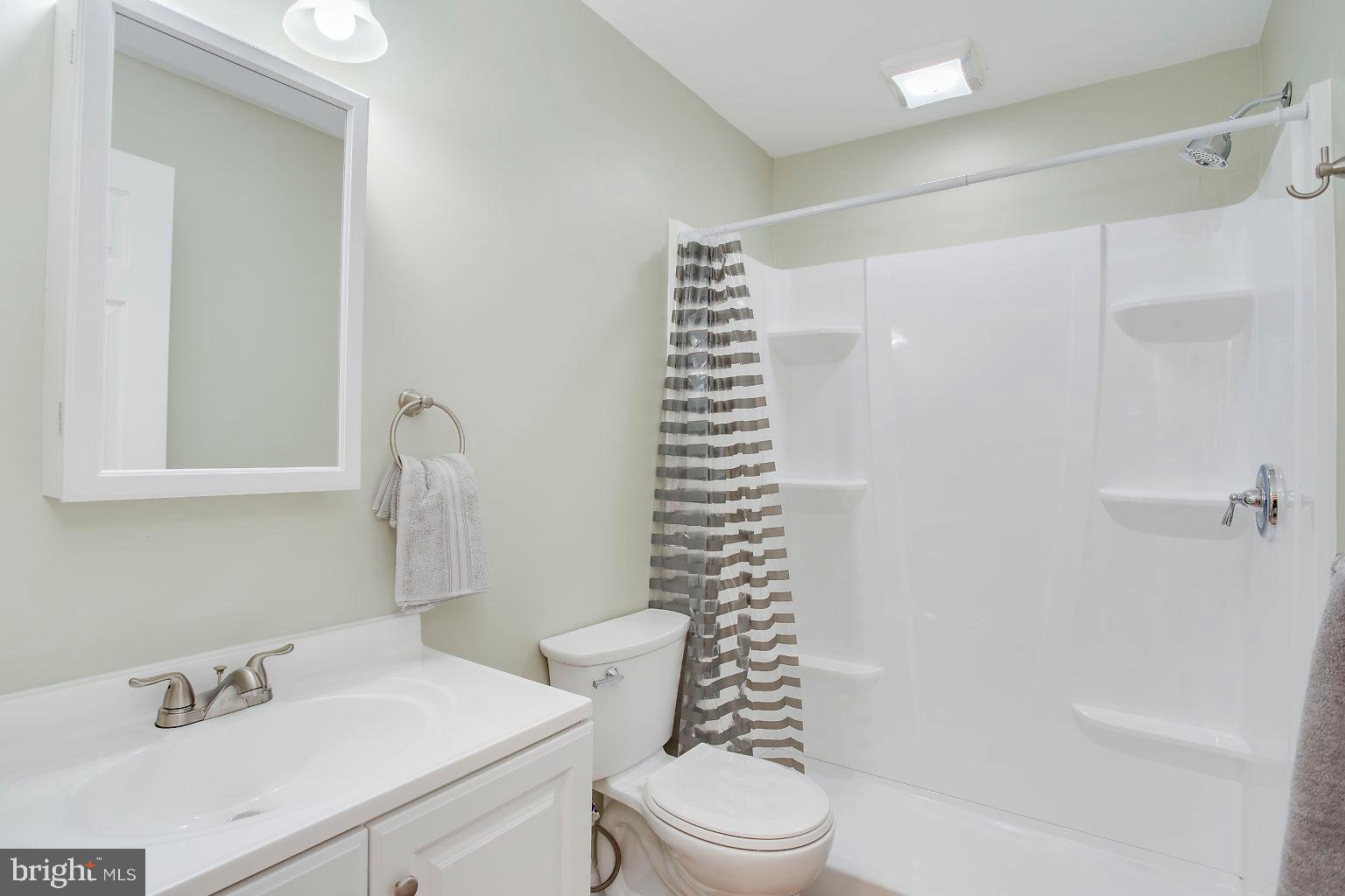 5704 Country Farm Road White Marsh, MD 21162 - Photo 37 of 45 Gallery Image 37