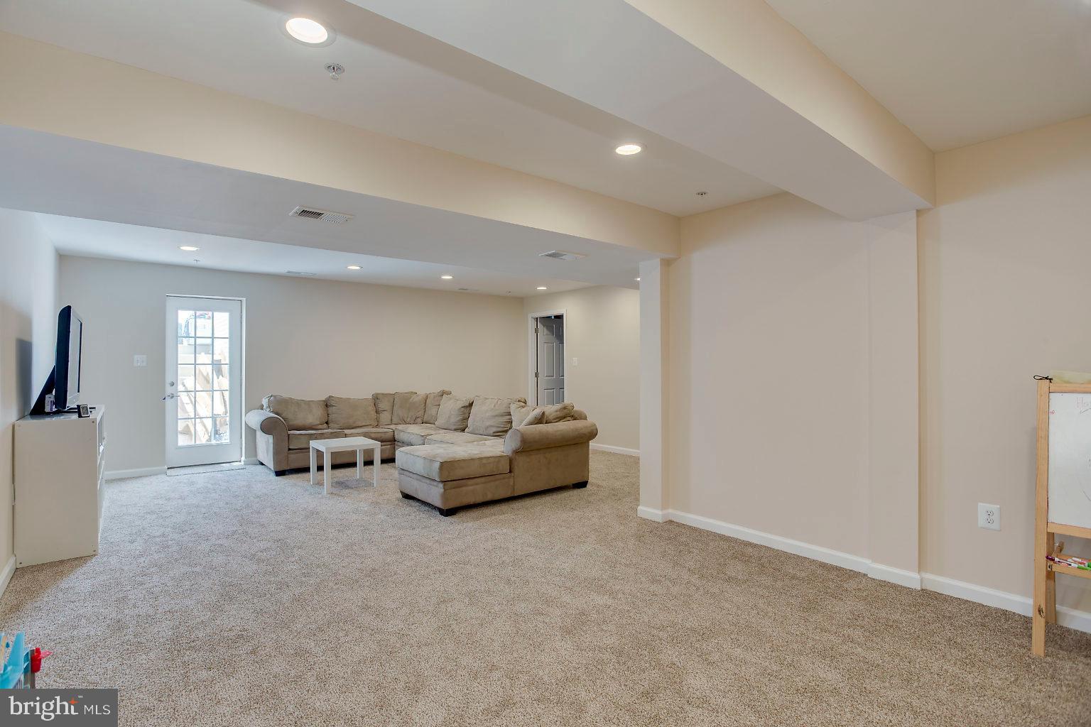 5704 Country Farm Road White Marsh, MD 21162 - Photo 39 of 45 Gallery Image 39