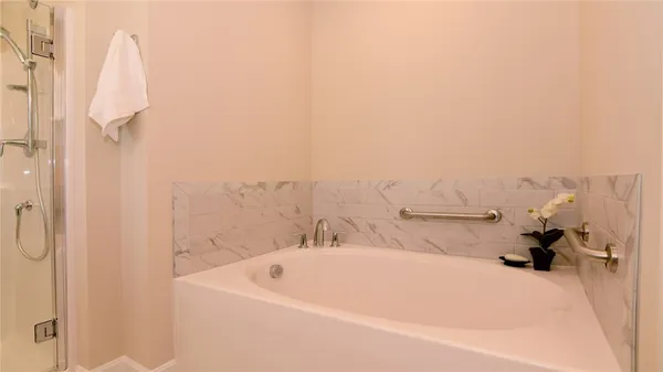 $765,736 | 520 South Shore Village Boulevard, Unit D1, South Kingstown, RI 02879