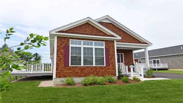 $765,736 | 520 South Shore Village Boulevard, Unit D1, South Kingstown, RI 02879